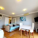 Bonavista Apartment *