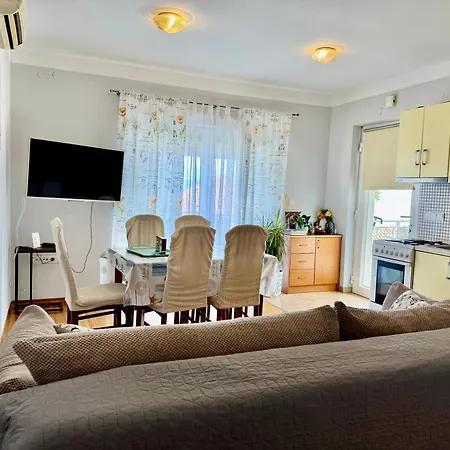 Bonavista Apartment *